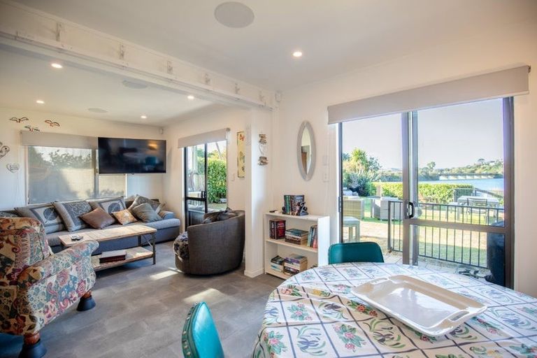 Photo of property in 48 Wainui Road, Raglan, 3225