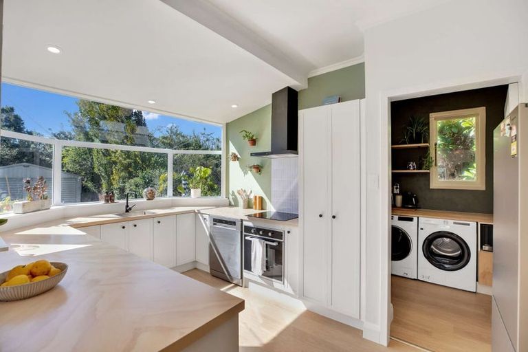 Photo of property in 14 Queens Avenue, Waikuku Beach, 7402