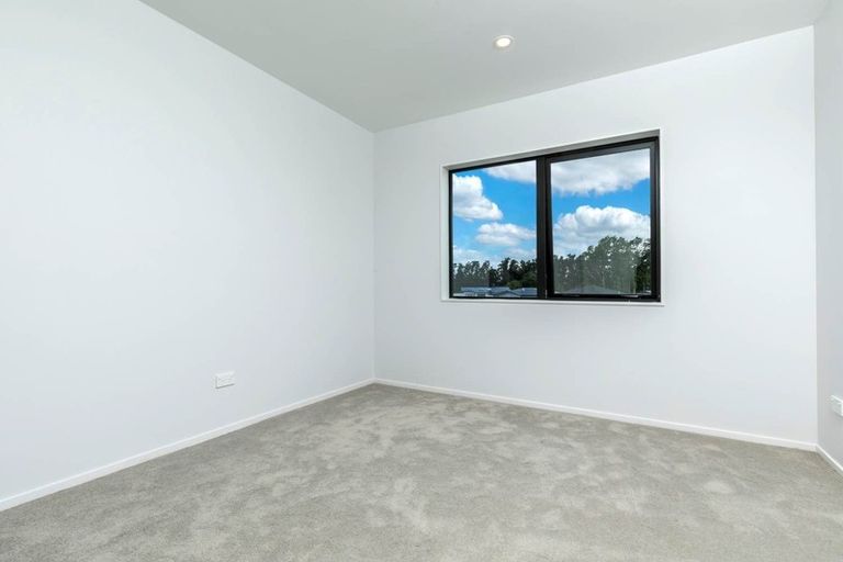 Photo of property in 62 Craigs Way, Hobsonville, Auckland, 0616