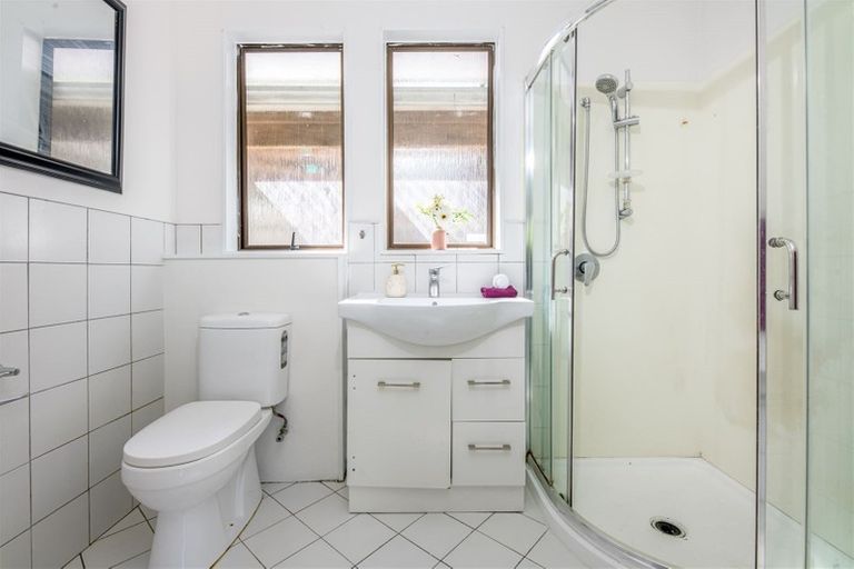 Photo of property in 1/66 Kamara Road, Glen Eden, Auckland, 0602