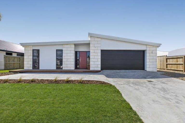 Photo of property in 105 The Boulevard, Papamoa Beach, Papamoa, 3118