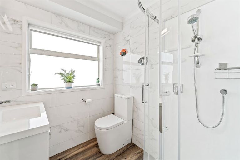 Photo of property in 1 Waitaha Close, Orewa, 0931