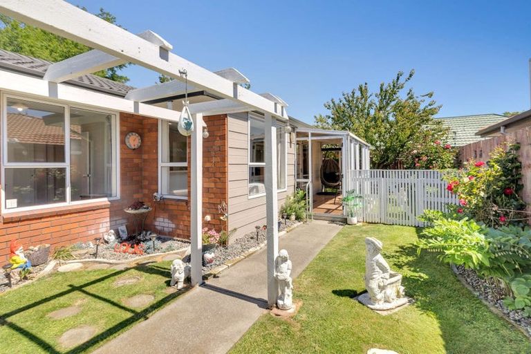 Photo of property in 13b Thornhill Place, Sockburn, Christchurch, 8042