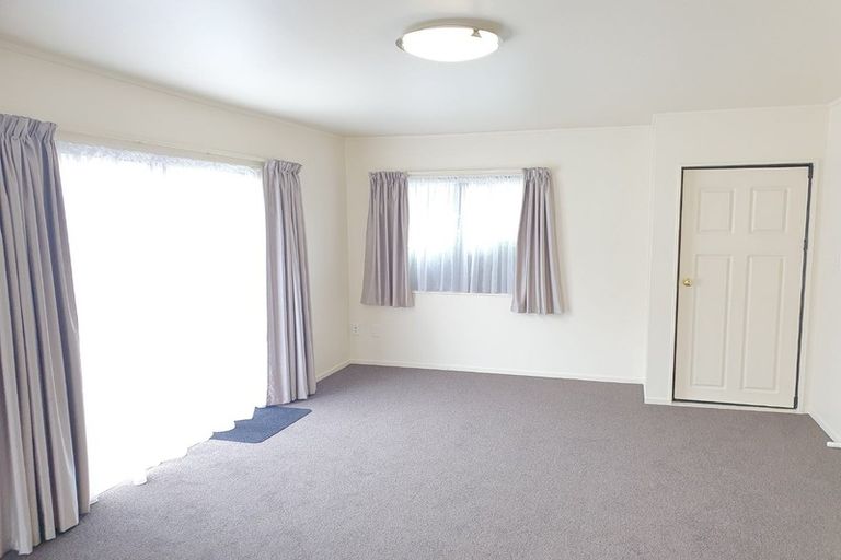 Photo of property in 24/24 Eastglen Road, Glen Eden, Auckland, 0602