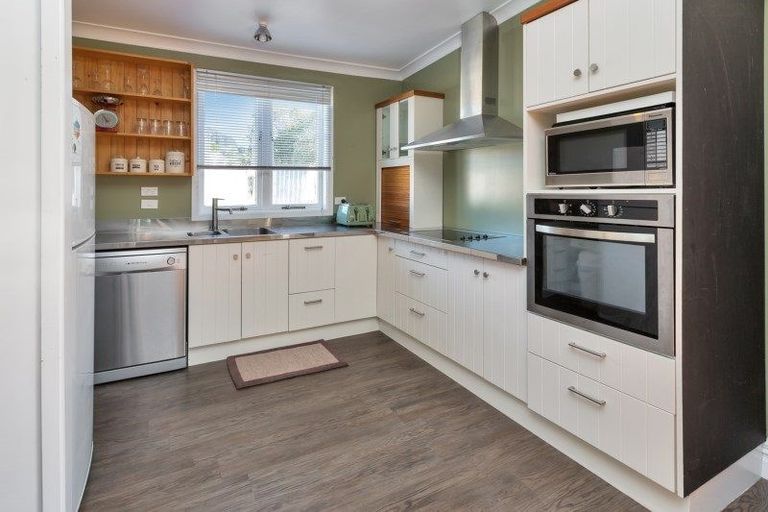 Photo of property in 65 King Street, Hikurangi, 0114