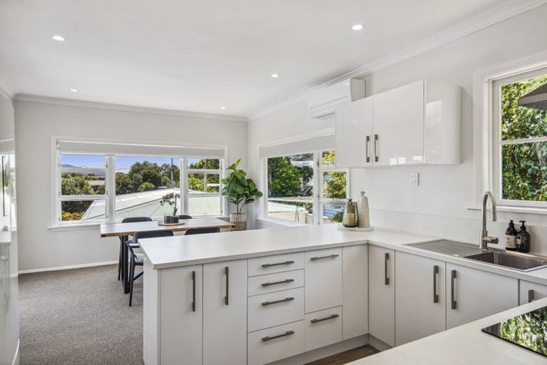 Photo of property in 16 Francis Road, Paraparaumu Beach, Paraparaumu, 5032