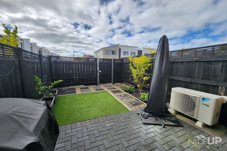 Photo of property in 20 Manarini Road, Westgate, Auckland, 0614