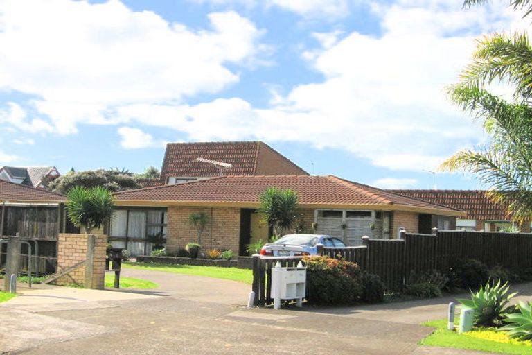 Photo of property in 2/28 Vivian Wilson Drive, Eastern Beach, Auckland, 2012