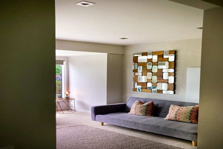 Photo of property in 11 Richmond Road, Mahina Bay, Lower Hutt, 5013