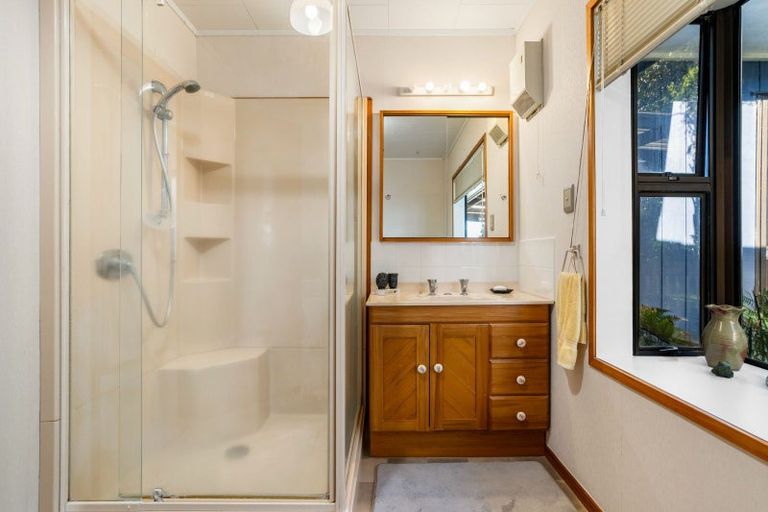 Photo of property in 115 Park Avenue, Whangamata, 3620