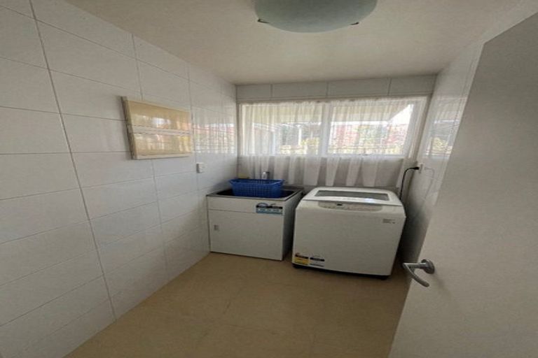 Photo of property in 17 Radiata Lane, Chatswood, Auckland, 0626