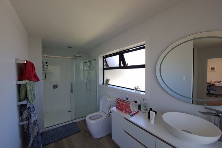 Photo of property in 10 Te Mara Place, Merrilands, New Plymouth, 4312