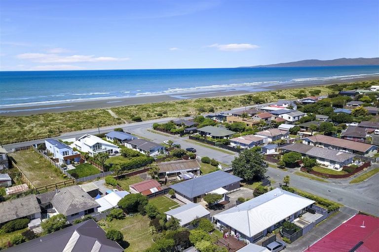 Photo of property in 25 Pandora Street, North New Brighton, Christchurch, 8083