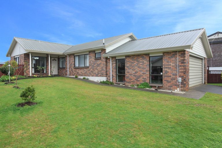 Photo of property in 7 Rosehill Place, Nawton, Hamilton, 3200