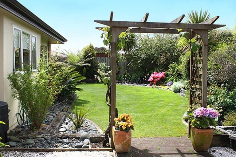 Photo of property in 14 Checkerberry Court, Henderson, Auckland, 0612