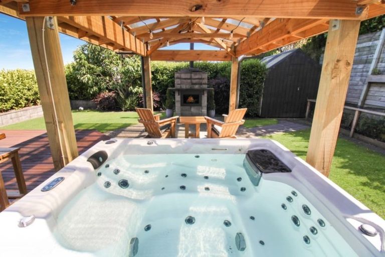 Photo of property in 42 Davies Road, Hurdon, New Plymouth, 4310