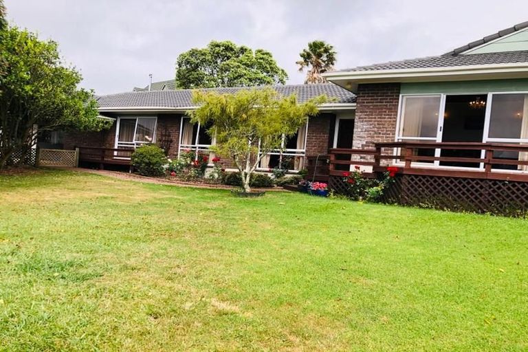 Photo of property in 16 Sophora Place, Totara Heights, Auckland, 2105