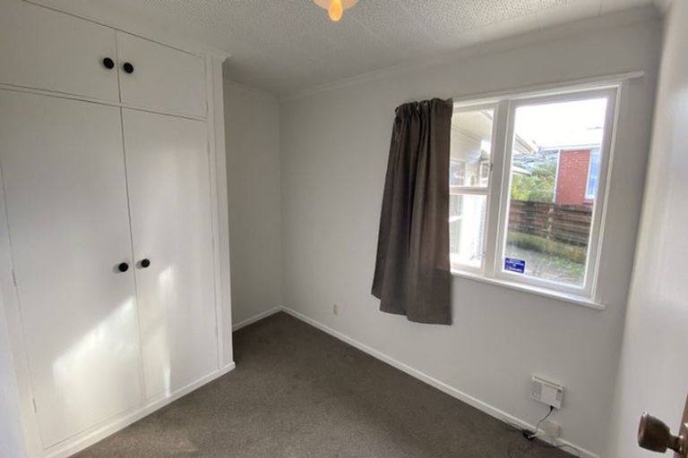 Photo of property in 6 Hallewell Crescent, Johnsonville, Wellington, 6037