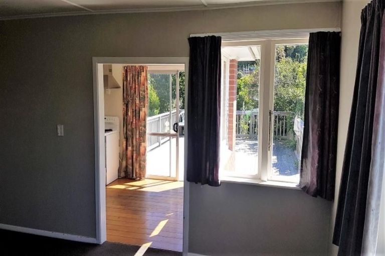 Photo of property in 33 Jillett Street, Titahi Bay, Porirua, 5022