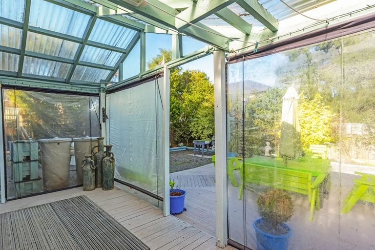 Photo of property in 110 Arawhata Road, Paraparaumu, 5032
