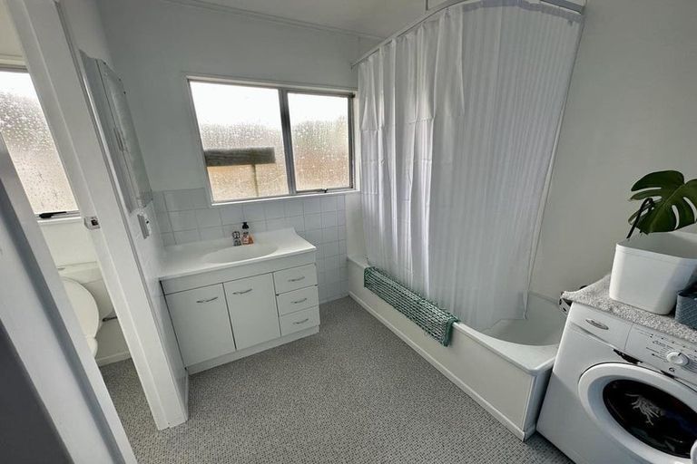 Photo of property in 4/20 Bay Drive, Titahi Bay, Porirua, 5022