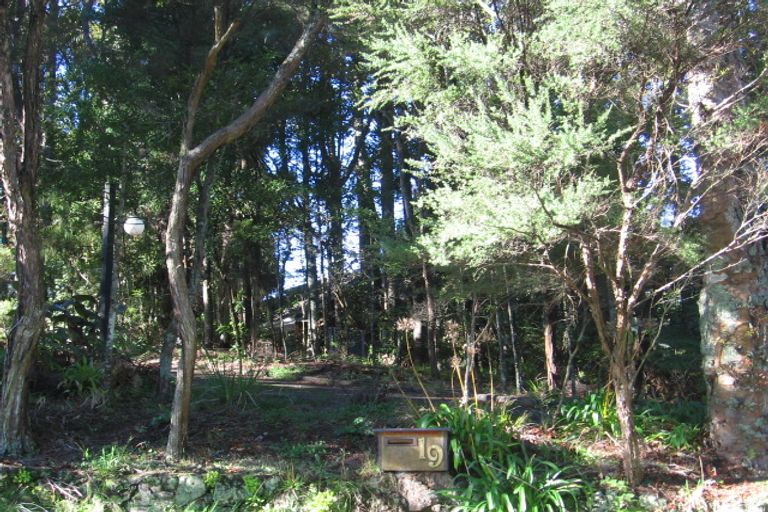 Photo of property in 19 Tawini Road, Titirangi, Auckland, 0604