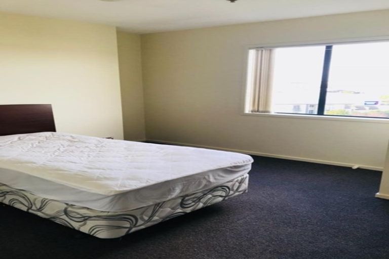 Photo of property in 6l/17 Crown Lynn Place, New Lynn, Auckland, 0600