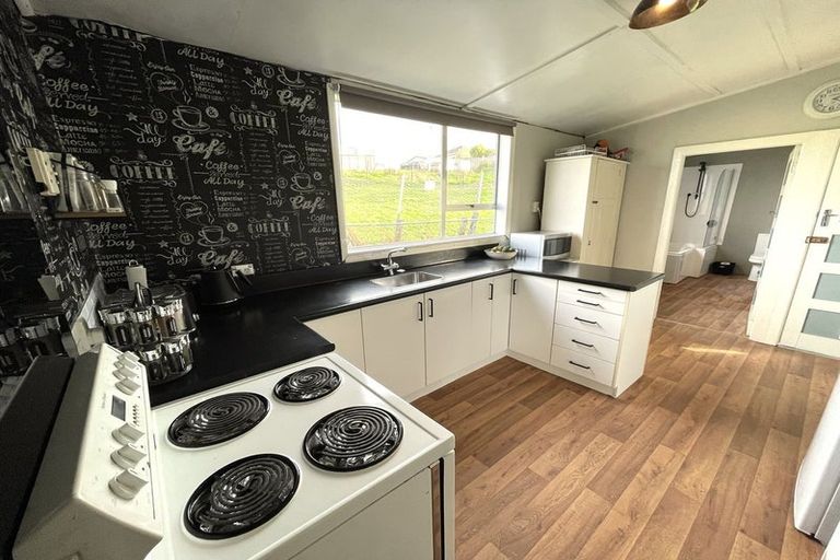 Photo of property in 1 Allan Street, Waiwera South, Clinton, 9584