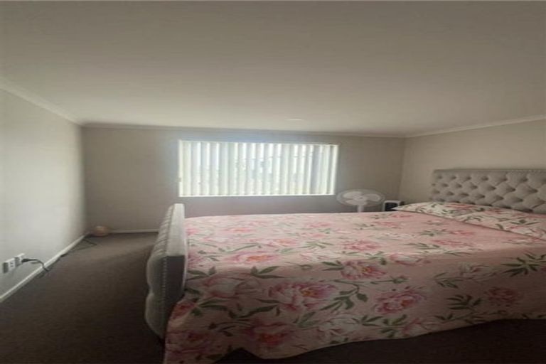 Photo of property in 20 Saddleback Crescent, Papakura, 2110