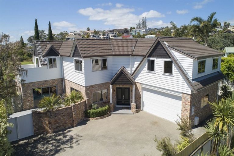 Photo of property in 16 Commodore Parry Road, Castor Bay, Auckland, 0620