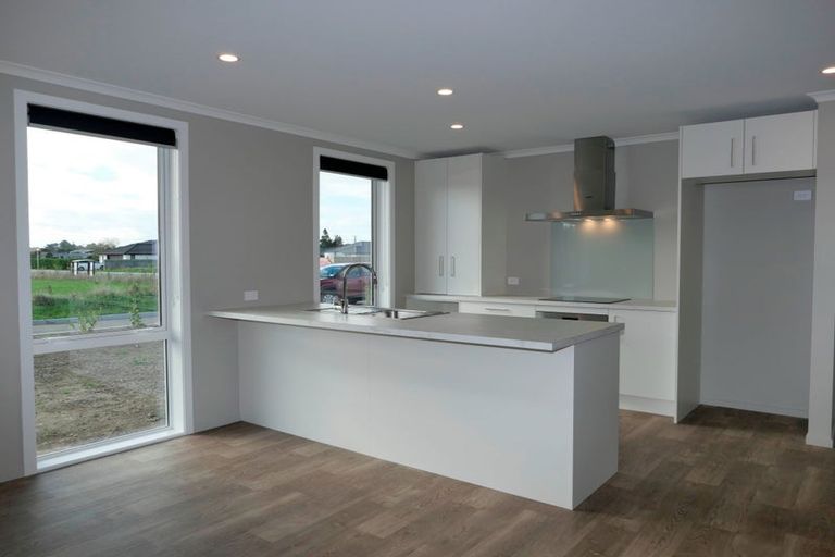 Photo of property in 10 Hapeta Street, Otaki, 5512