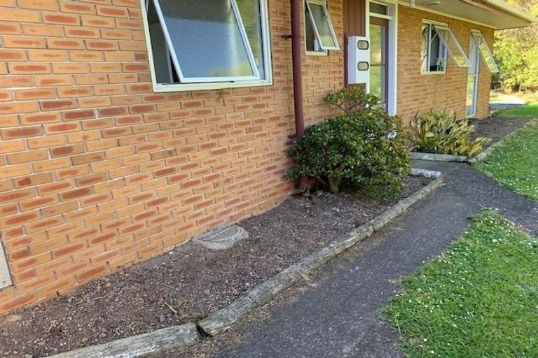 Photo of property in 9 St Catherine Crescent, West Harbour, Auckland, 0618