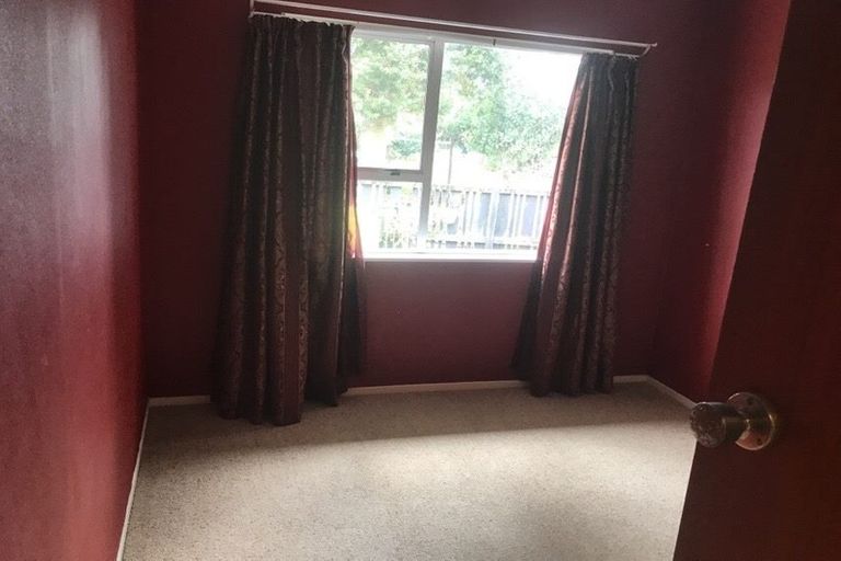 Photo of property in 2/6 Sunshine Place, Papakura, 2110