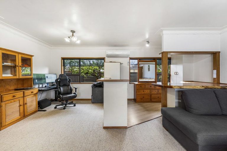 Photo of property in 16 Willis Road, Papakura, 2110