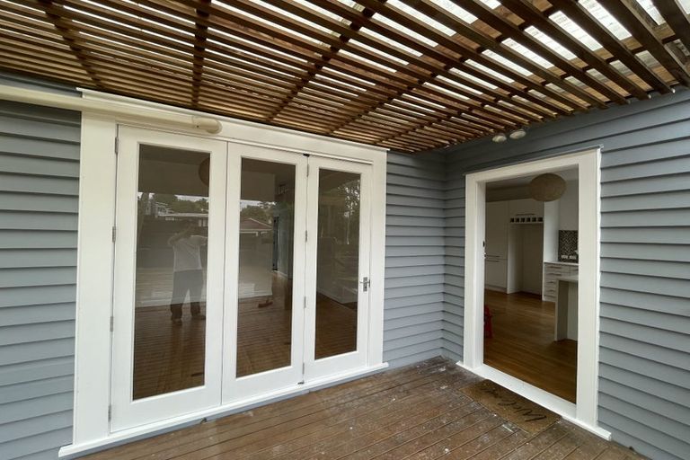 Photo of property in 80 Kaurilands Road, Titirangi, Auckland, 0604