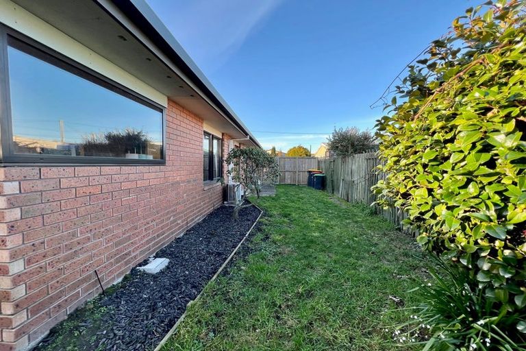 Photo of property in 2/98 Springs Road, Hornby, Christchurch, 8042