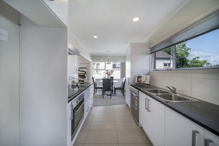 Photo of property in 55 Paparoa Road, Cockle Bay, Auckland, 2014