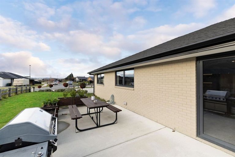 Photo of property in 31 Kingfisher Crescent, Albert Town, Wanaka, 9305