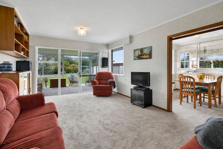 Photo of property in 6 Graham Street, Eltham, 4322