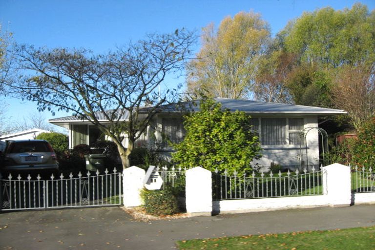 Photo of property in 20 Ramore Place, Redwood, Christchurch, 8051