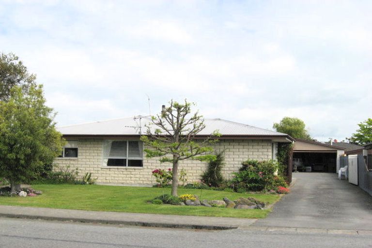 Photo of property in 19 Akaroa Street, Kaiapoi, 7630