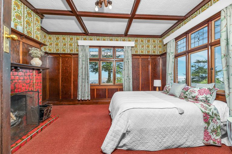 Photo of property in 56 Middleton Road, Kew, Dunedin, 9012