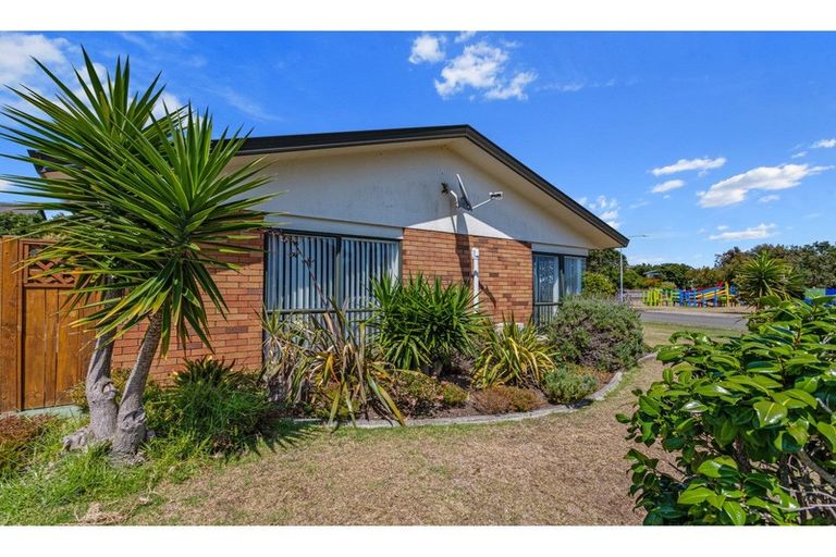 Photo of property in 1 The Glebe, Coastlands, Whakatane, 3120