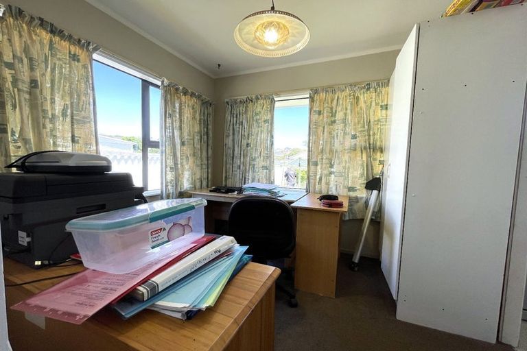 Photo of property in 13 Benygloe Place, Highland Park, Auckland, 2010