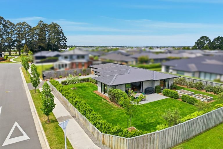 Photo of property in 2 Hepburn Place, Rolleston, 7614