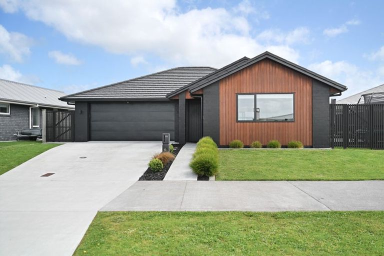 Photo of property in 25 Kimbrae Drive, Rototuna North, Hamilton, 3210