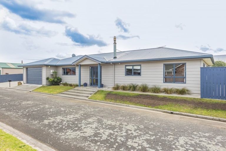 Photo of property in 37 Tawhero Street, Gonville, Whanganui, 4501