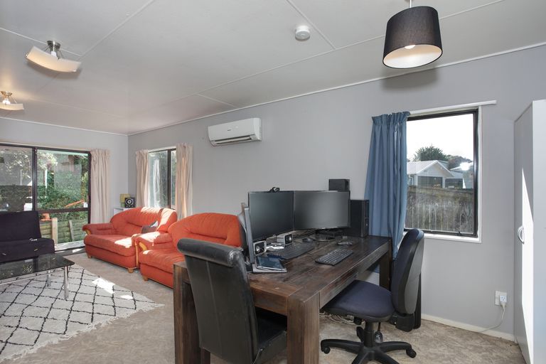 Photo of property in 21a Dahlstrom Grove, Kelvin Grove, Palmerston North, 4414