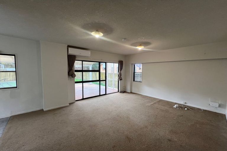 Photo of property in 4/133 Ennis Avenue, Pakuranga Heights, Auckland, 2010