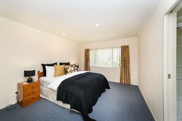Photo of property in 17 Brookside Close, Highbury, Palmerston North, 4412